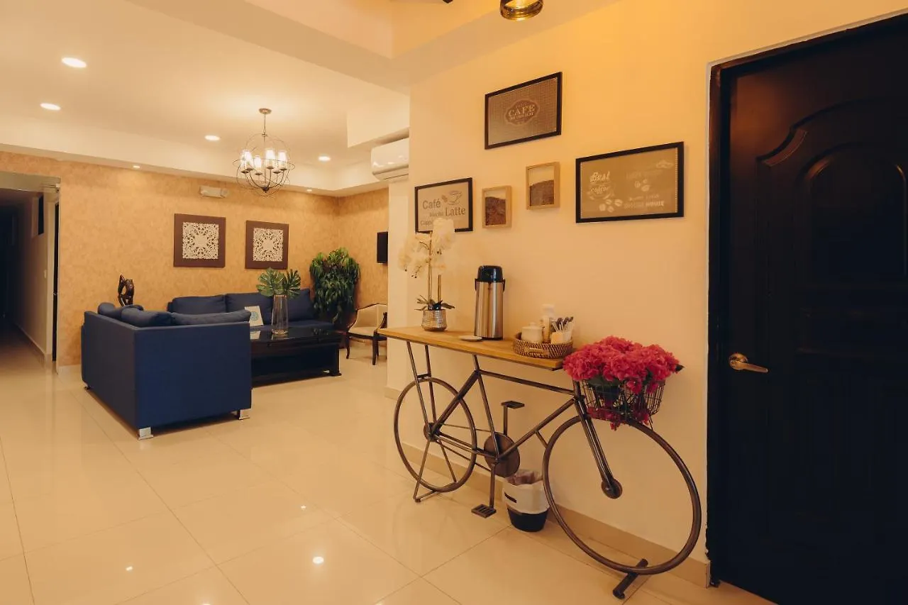 Hotel La Colonia contacts